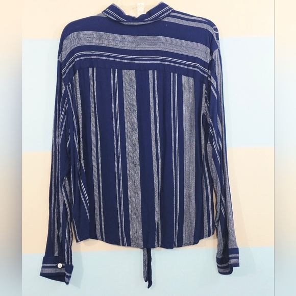 SO Elegant Navy Striped Button-Down Shirt - Picture 5 of 7